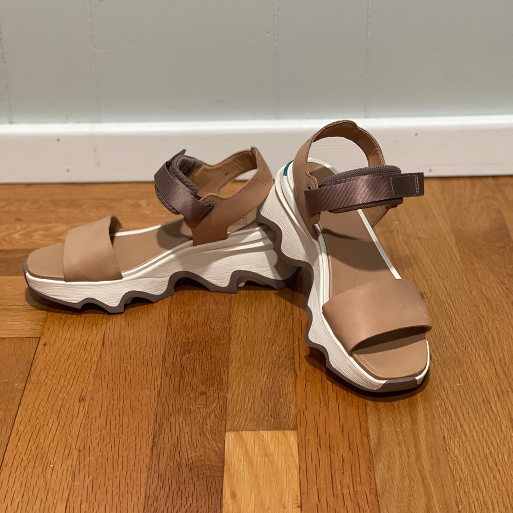 Sorel Kinetic Tan and Brown Women's Sandals